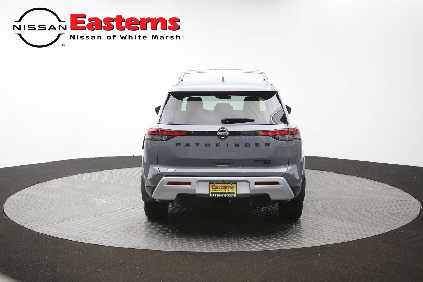 Used 2024 Nissan Pathfinder Platinum w/ Black Appearance Package AWD/4WD image 40