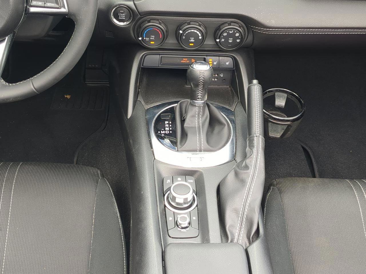 Used 2021 MAZDA MX-5 Miata Club RWD image 15
