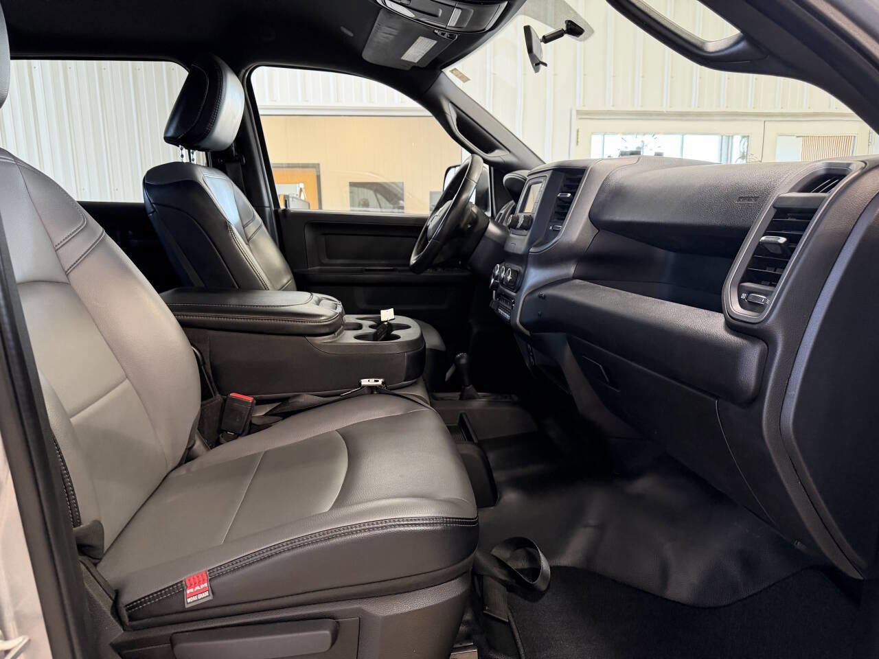 Used 2022 RAM 2500 Tradesman w/ Chrome Appearance Group AWD/4WD image 19