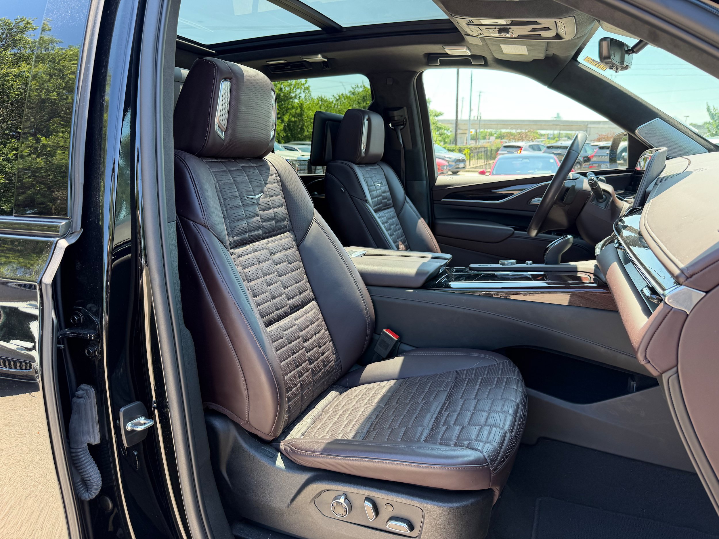 Used 2024 Cadillac Escalade Sport Platinum AWD/4WD image 10