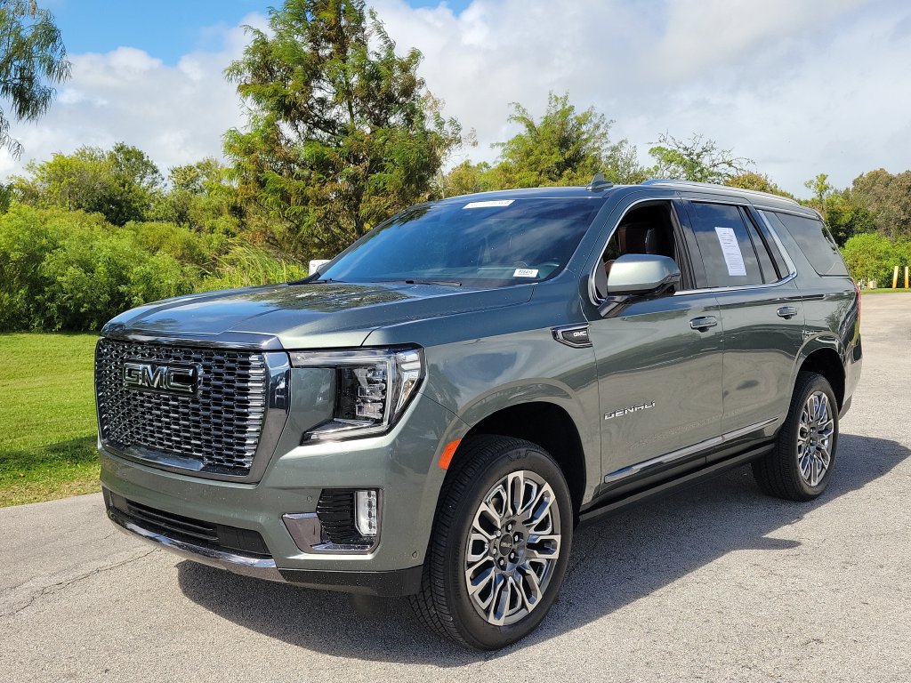 Used 2024 GMC Yukon Denali Ultimate AWD/4WD image 32