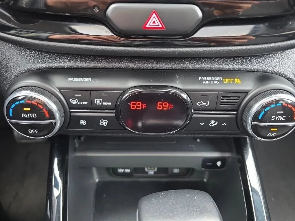 Used 2022 Kia Soul GT-Line FWD image 31