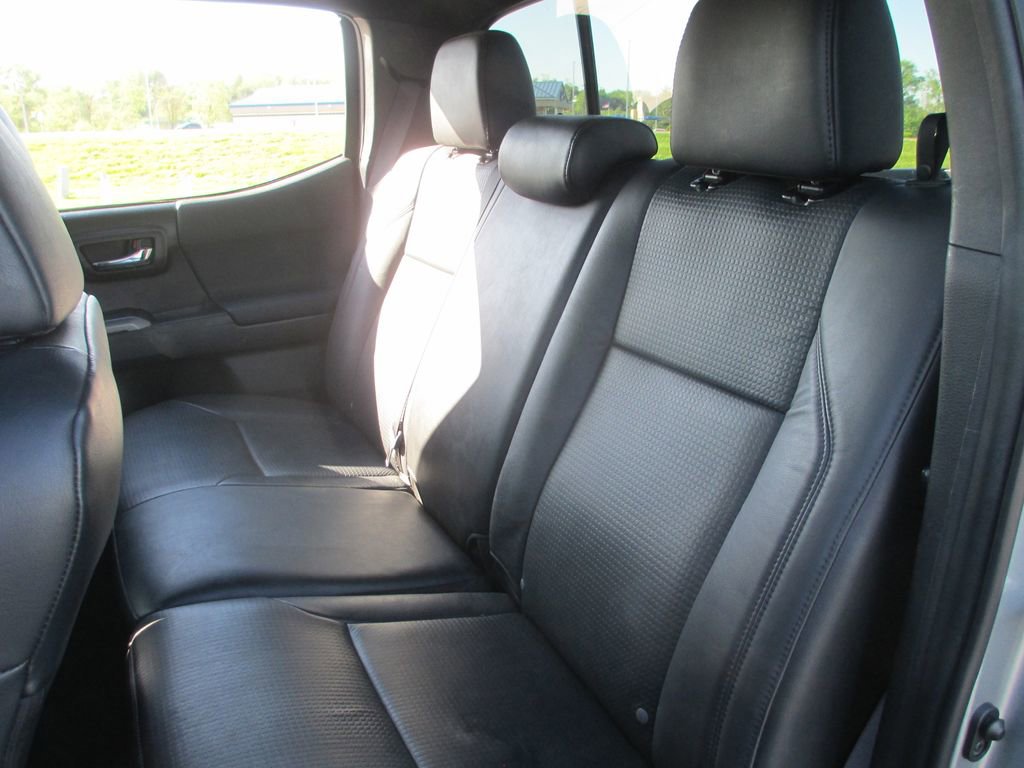 Used 2023 Toyota Tacoma TRD Off-Road w/ TRD Premium Off Road Package AWD/4WD image 23