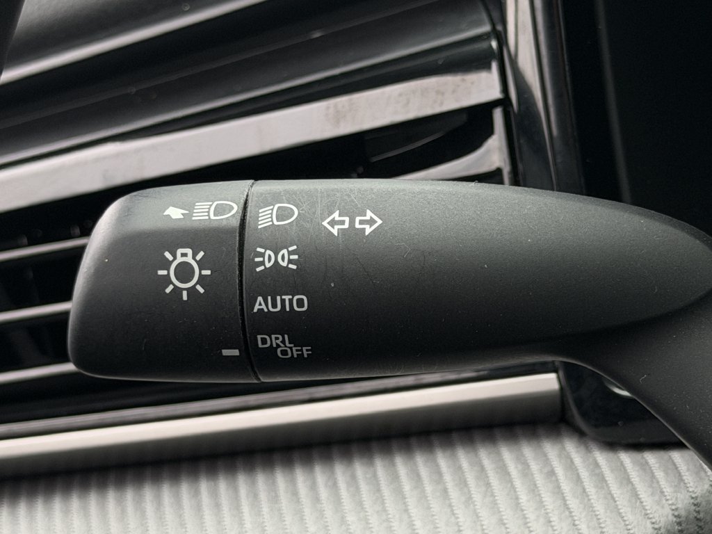 Used 2025 Toyota Camry SE FWD image 21