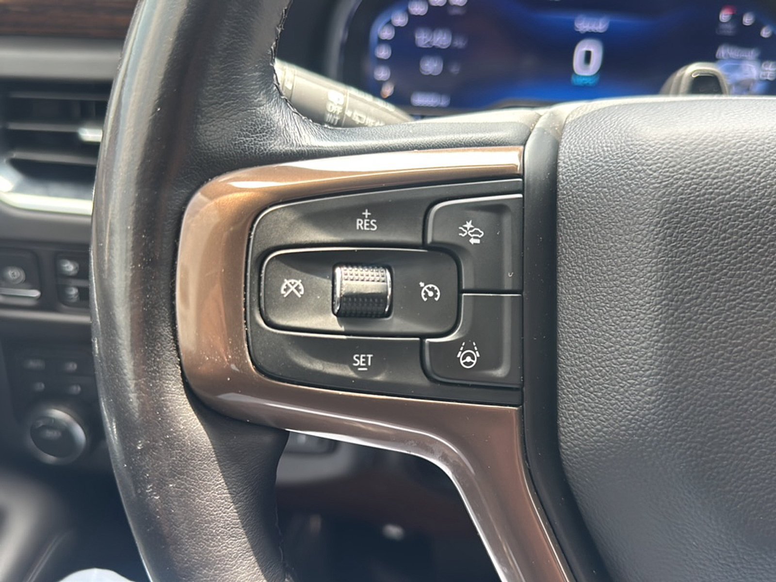 Used 2024 Chevrolet Tahoe High Country w/ Advanced Technology Package AWD/4WD image 37