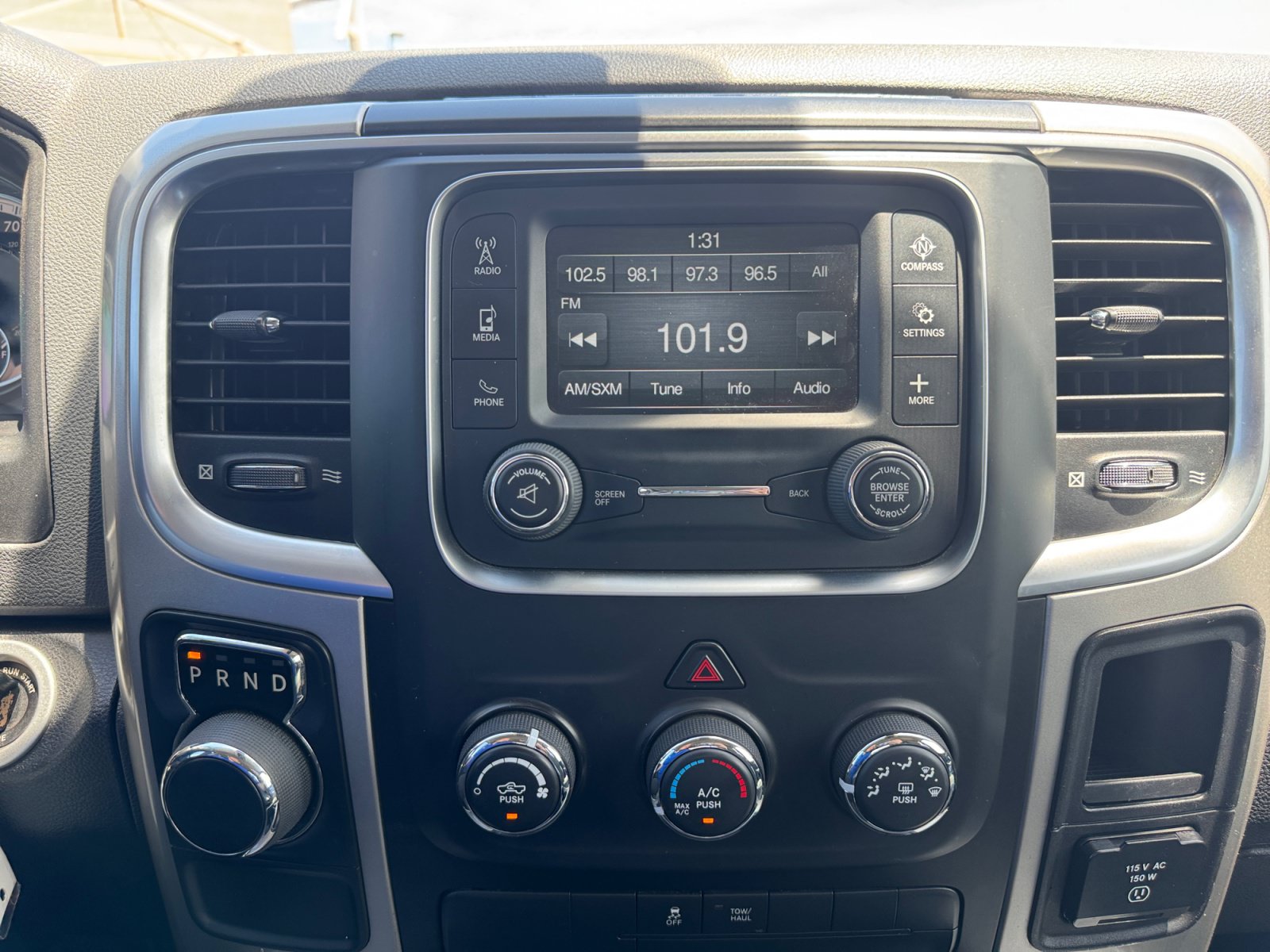 Used 2017 RAM 1500 Classic SLT RWD image 22