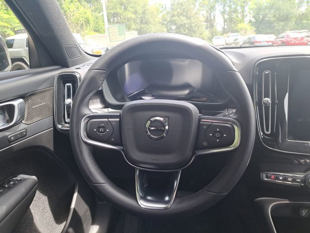 Used 2023 Volvo XC40 Recharge Ultimate w/ Protection Package Premier image 16