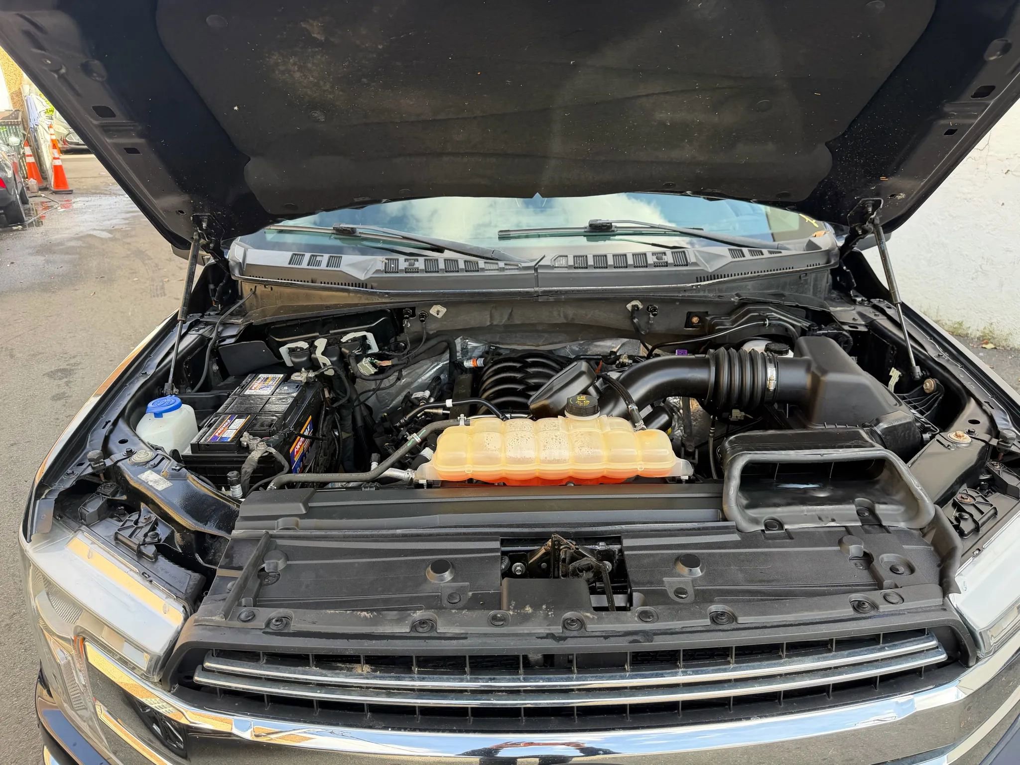 Used 2018 Ford F150 Lariat image 26