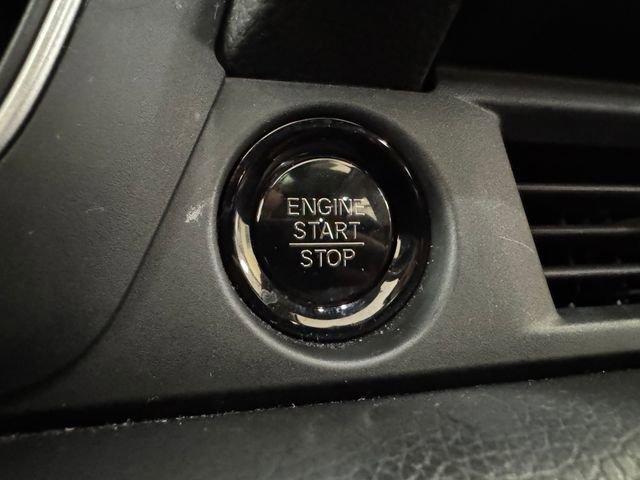 Used 2024 Honda Pilot Touring image 11