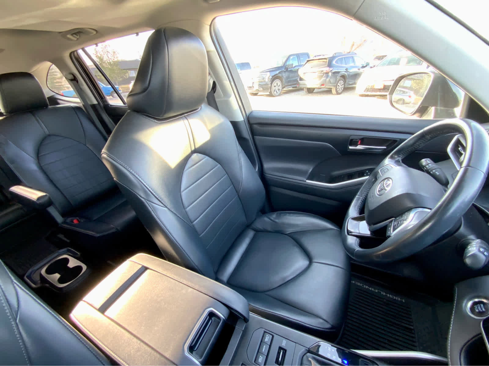 Used 2021 Toyota Highlander XLE image 31