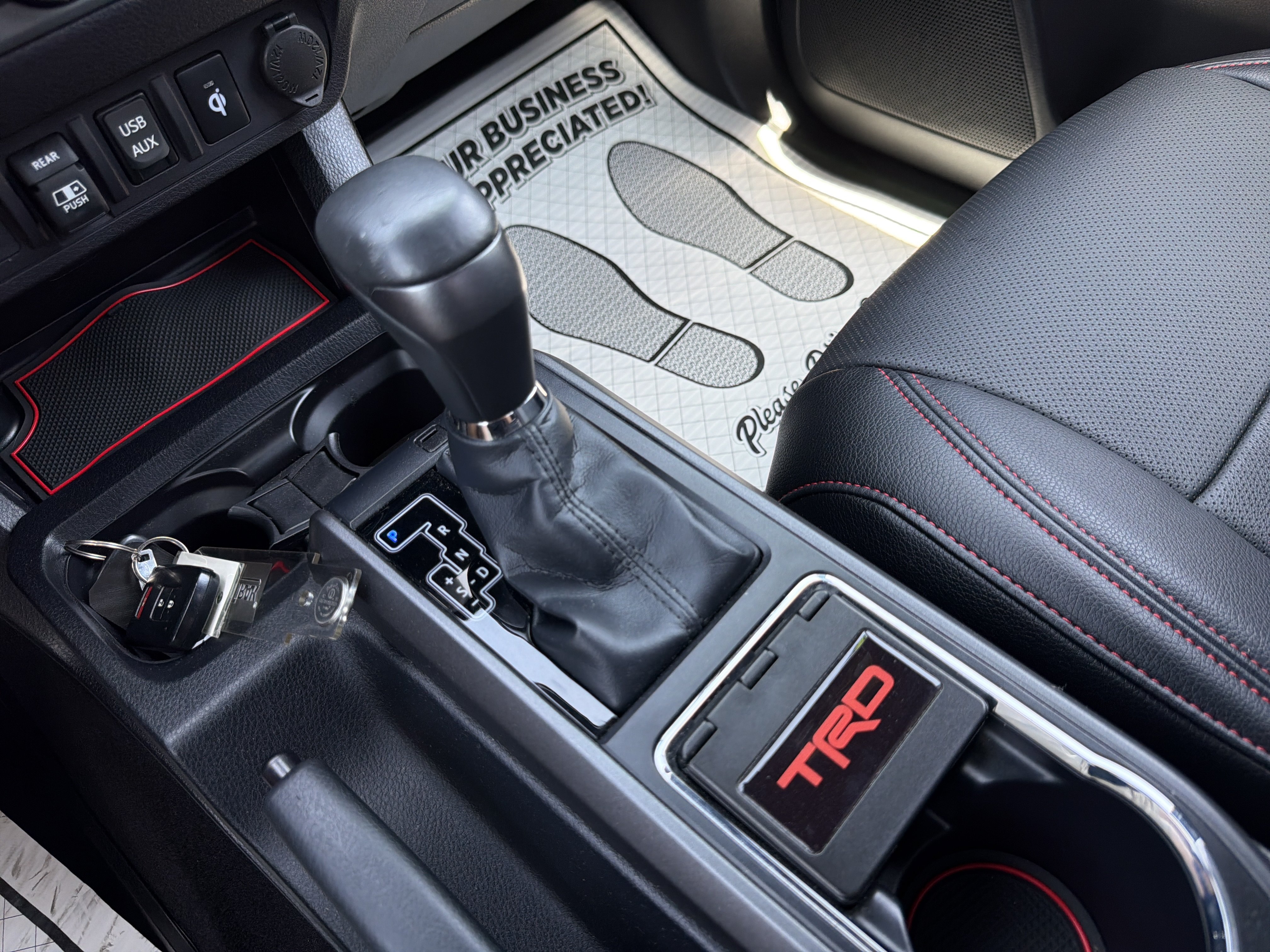 Used 2018 Toyota Tacoma TRD Sport AWD/4WD image 23