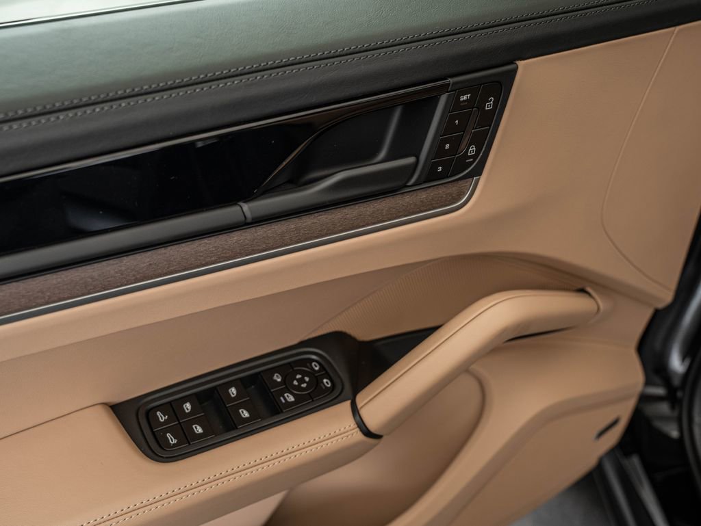 New 2026 Porsche Cayenne AWD/4WD image 21