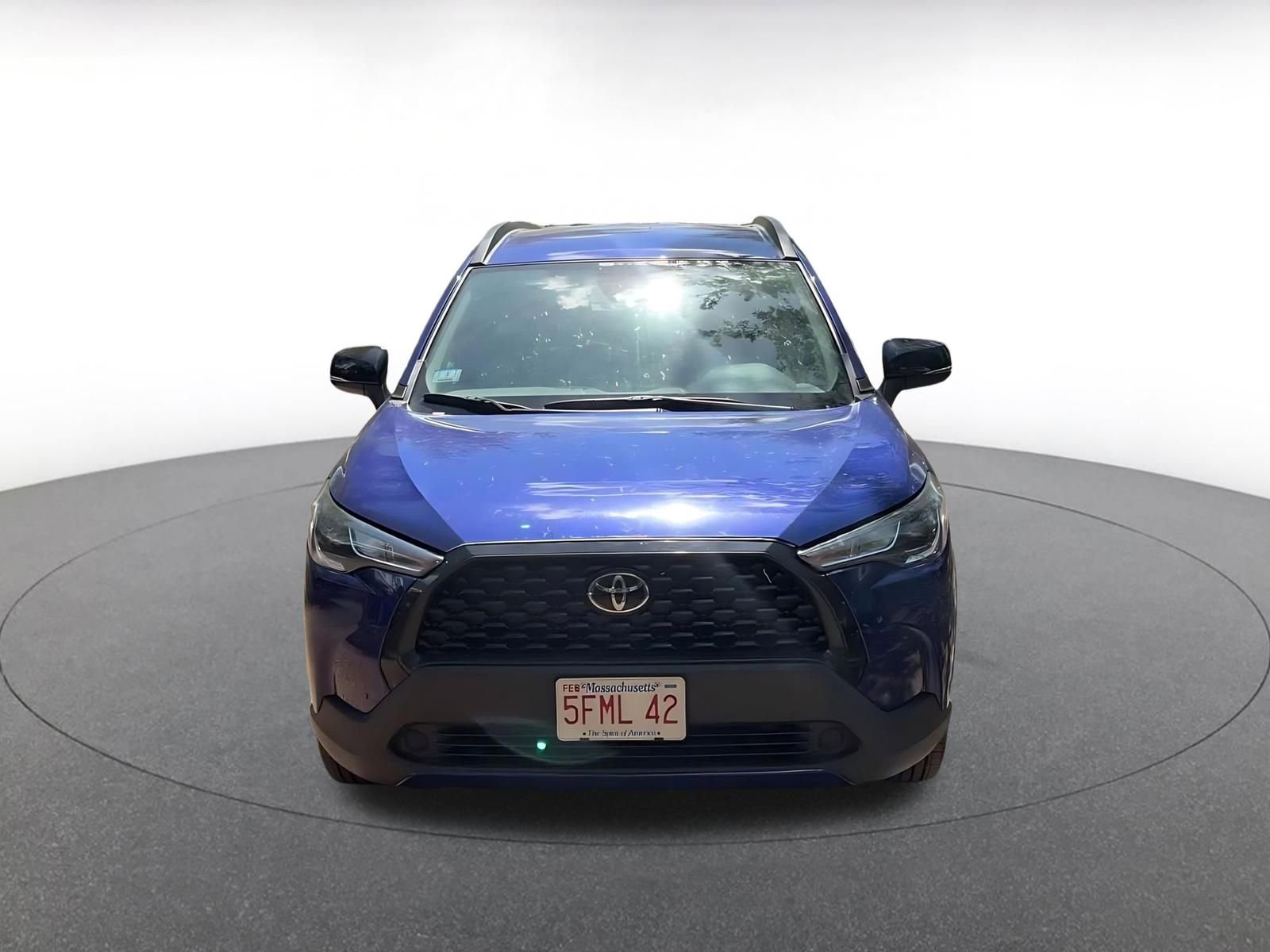 Used 2025 Toyota Corolla Cross LE image 4