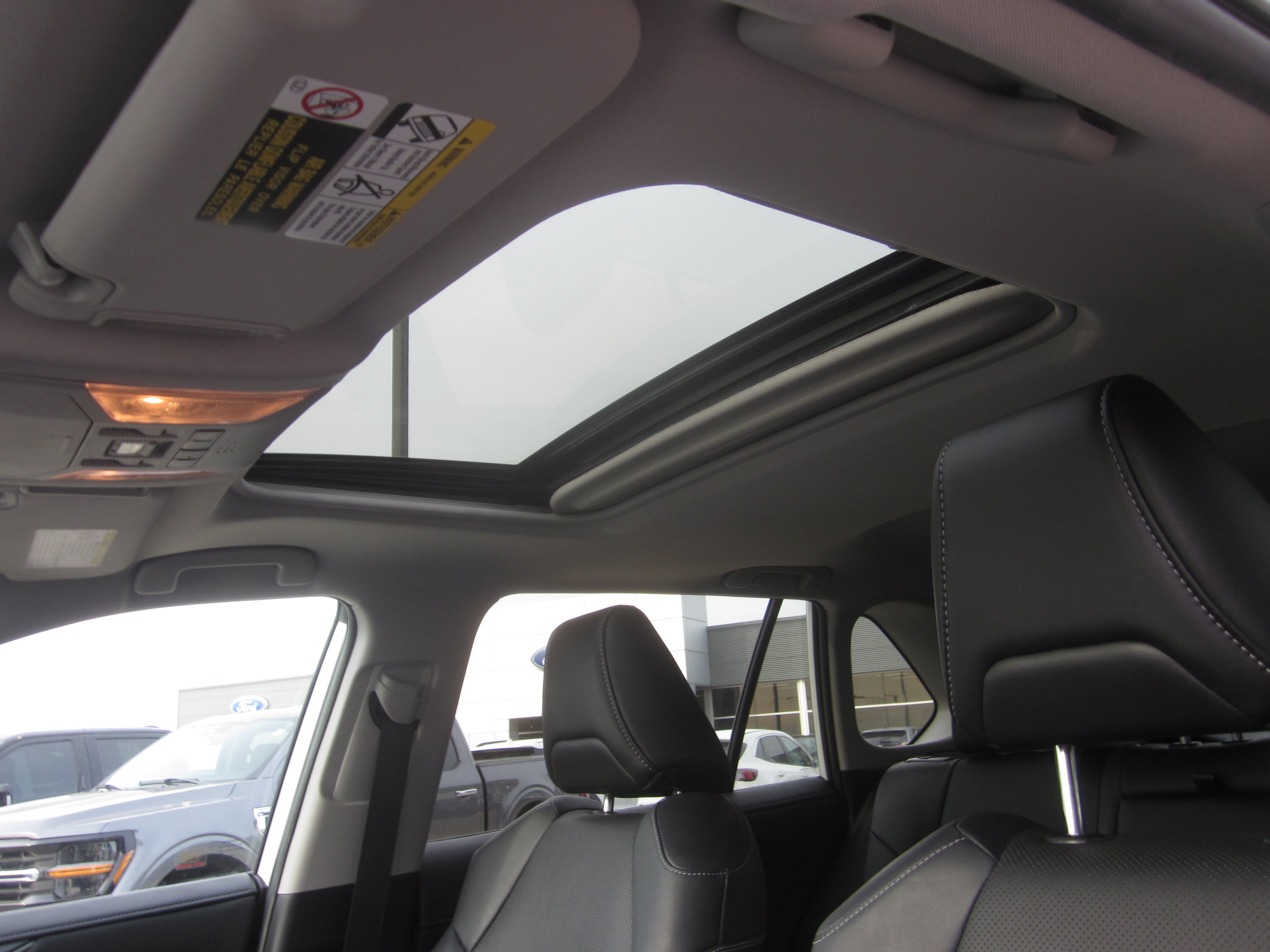 Used 2020 Toyota RAV4 Limited AWD/4WD image 16