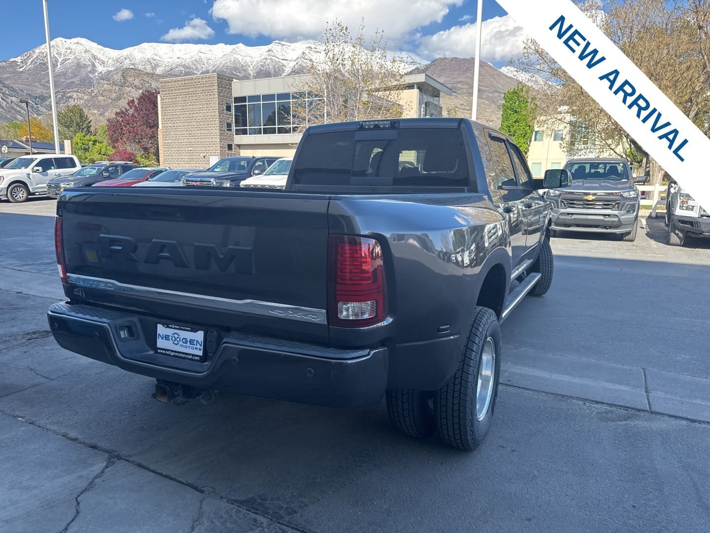 Used 2017 RAM 3500 Laramie Longhorn AWD/4WD image 7