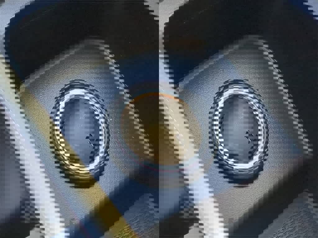 Used 2025 Volvo XC60 T8 Core w/ Protection Package Premier image 29