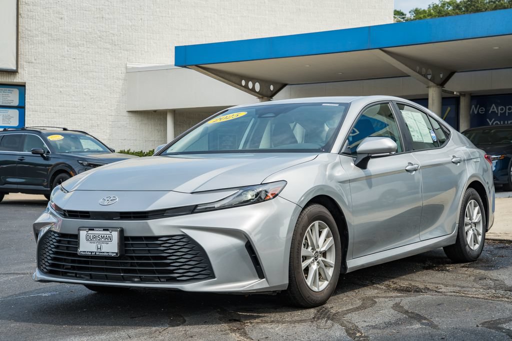Used 2025 Toyota Camry LE FWD image 3