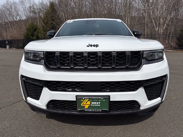 New 2026 Jeep Grand Cherokee Altitude AWD/4WD image 2