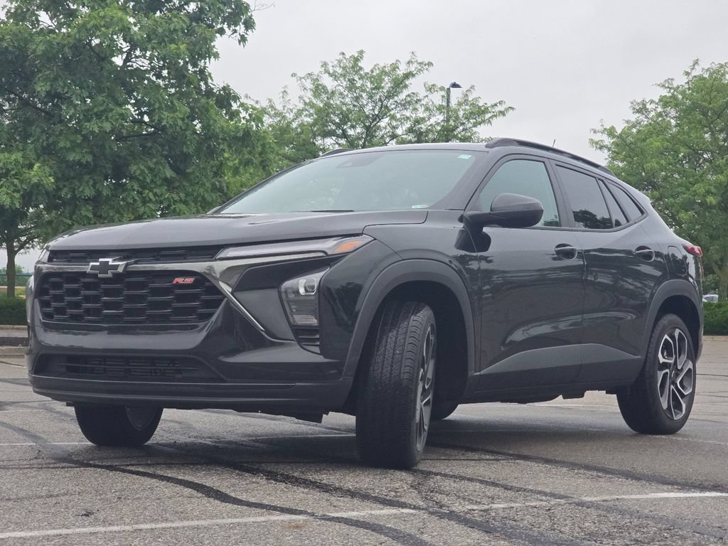 Used 2025 Chevrolet Trax RS w/ Driver Confidence Package FWD image 10