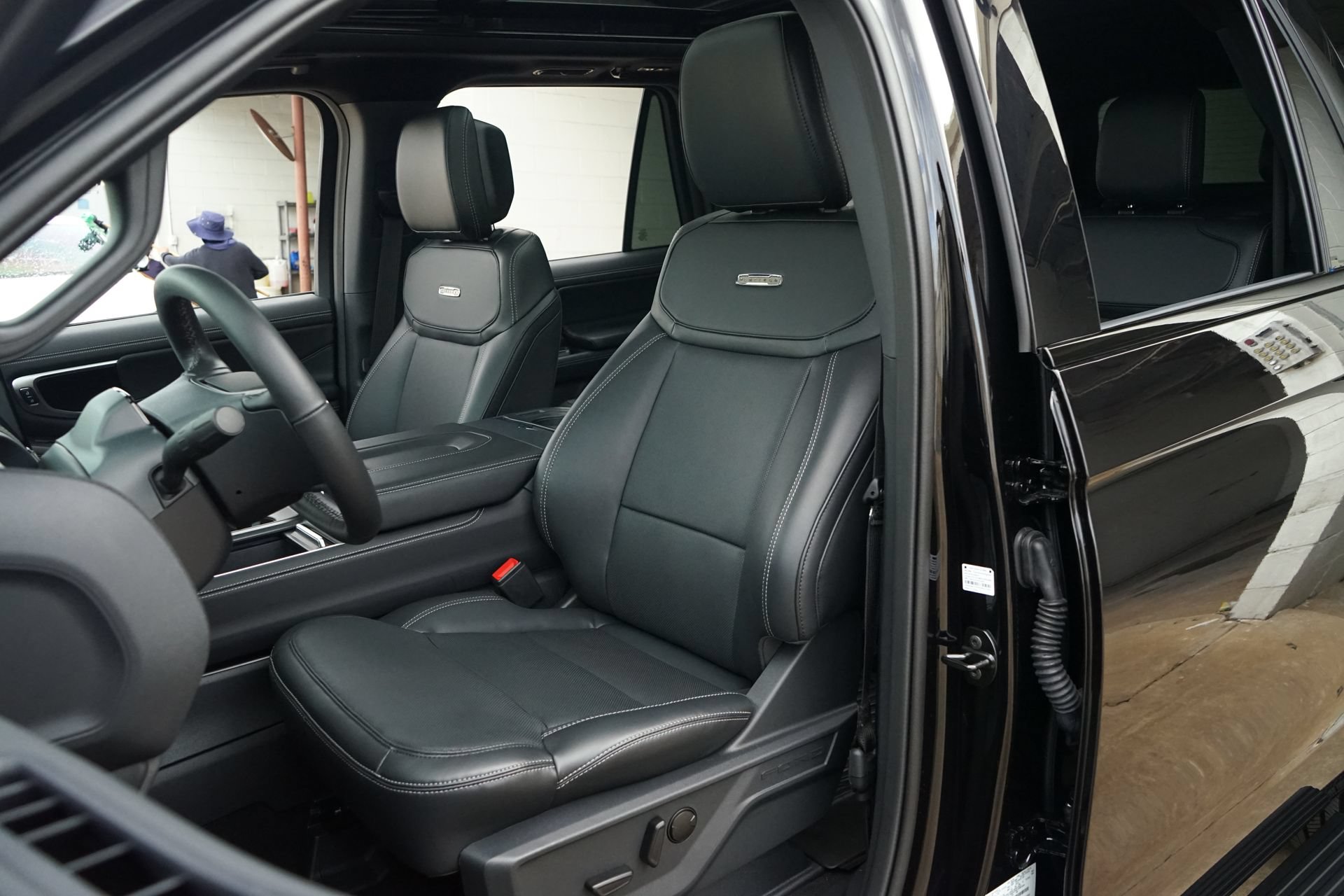 Used 2026 Ford Expedition Max Platinum w/ Stealth Performance Package AWD/4WD image 11