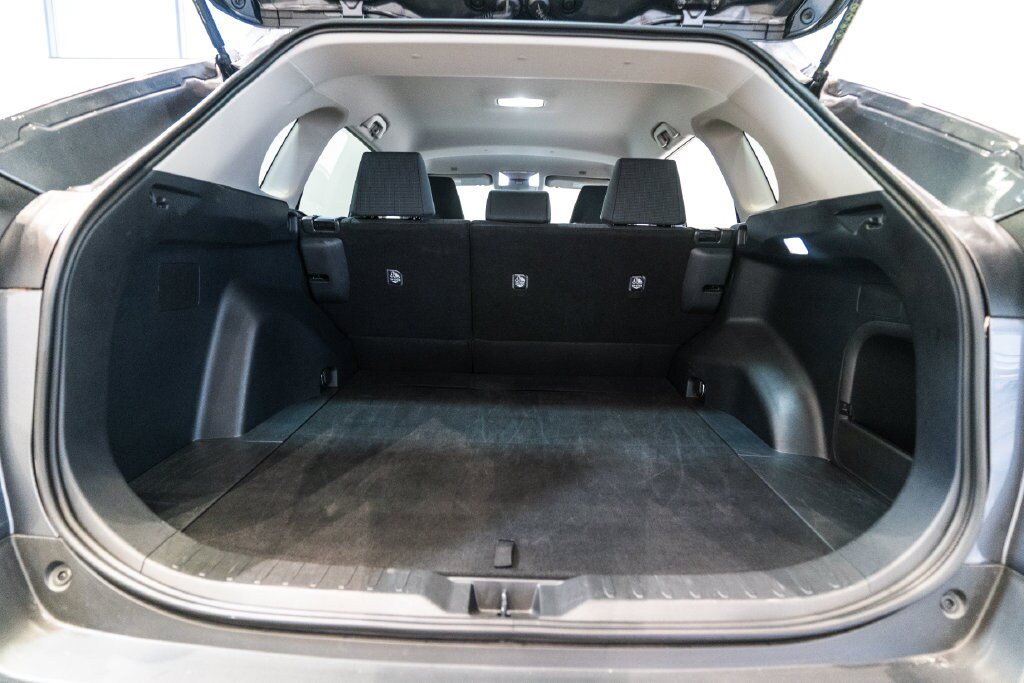 Certified 2025 Toyota RAV4 LE AWD/4WD image 31