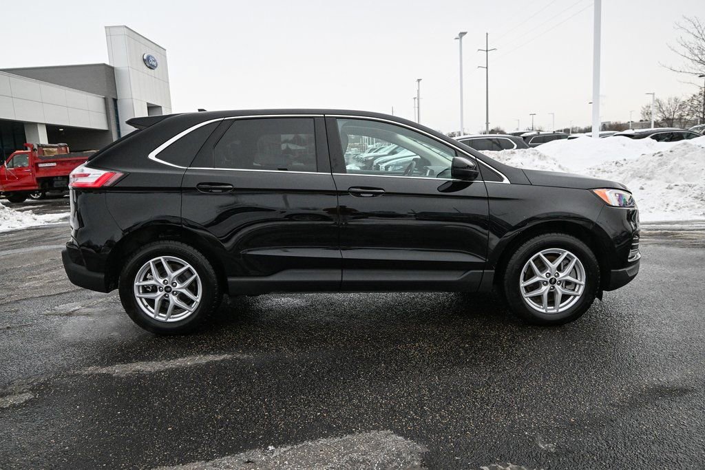 Certified 2024 Ford Edge SEL w/ Convenience Package image 3