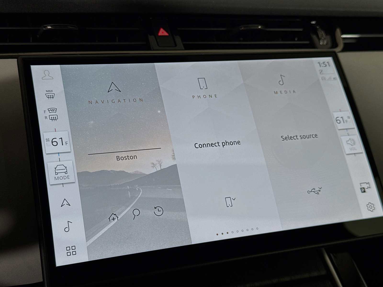 Used 2025 Land Rover Range Rover Evoque Dynamic SE AWD/4WD image 13