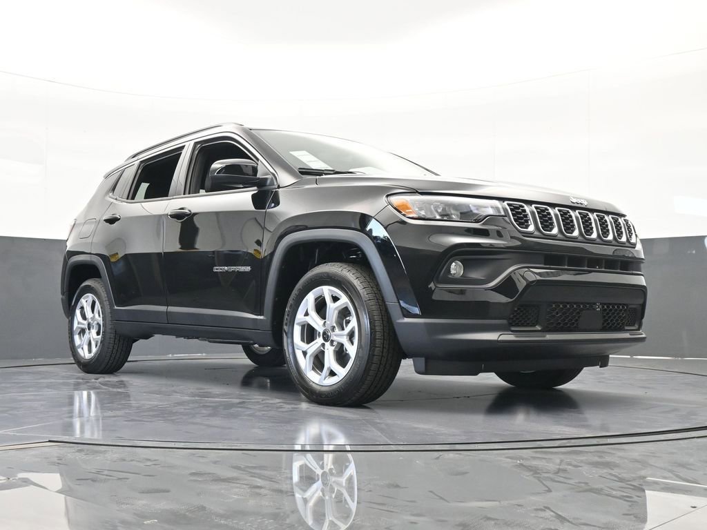 Used 2025 Jeep Compass Latitude image 55