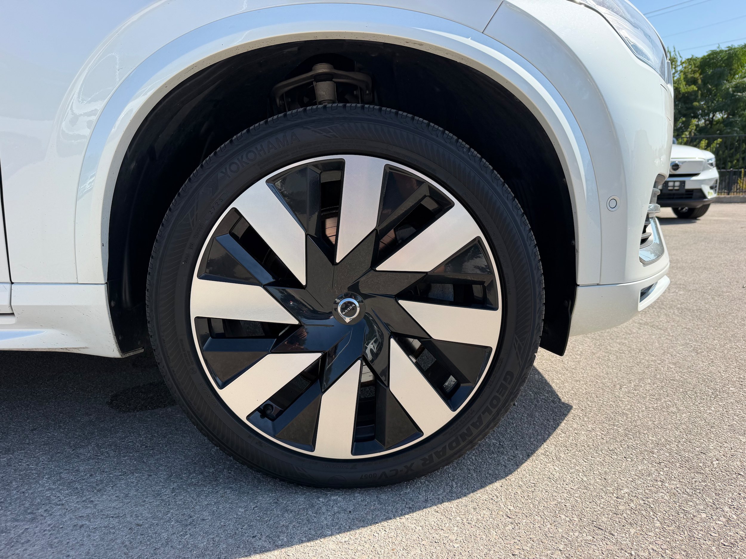 Certified 2024 Volvo XC90 T8 Ultimate w/ Protection Package Premier AWD/4WD image 9