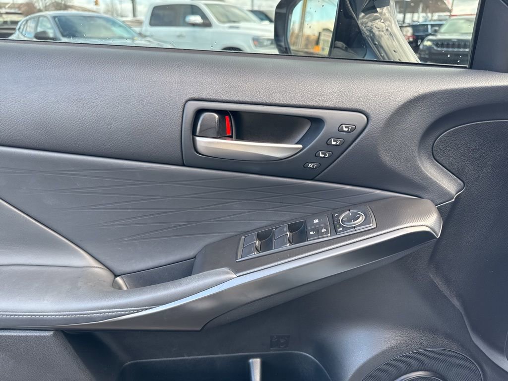 Used 2023 Lexus IS 350 F Sport image 11