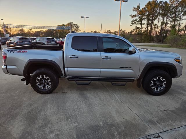 Used 2022 Toyota Tacoma TRD Off-Road image 8