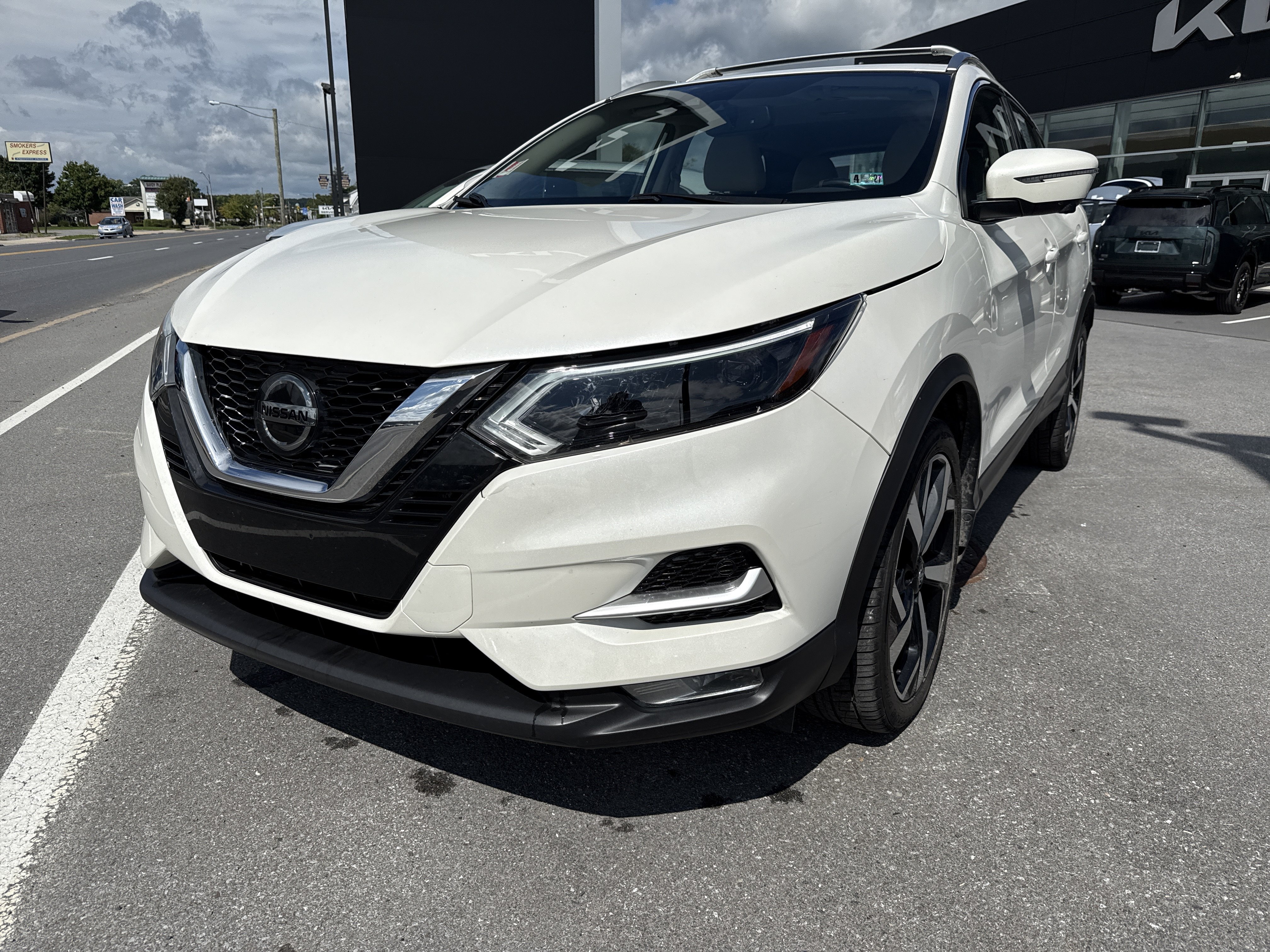 Used 2020 Nissan Rogue Sport SL w/ Premium Package AWD/4WD image 8