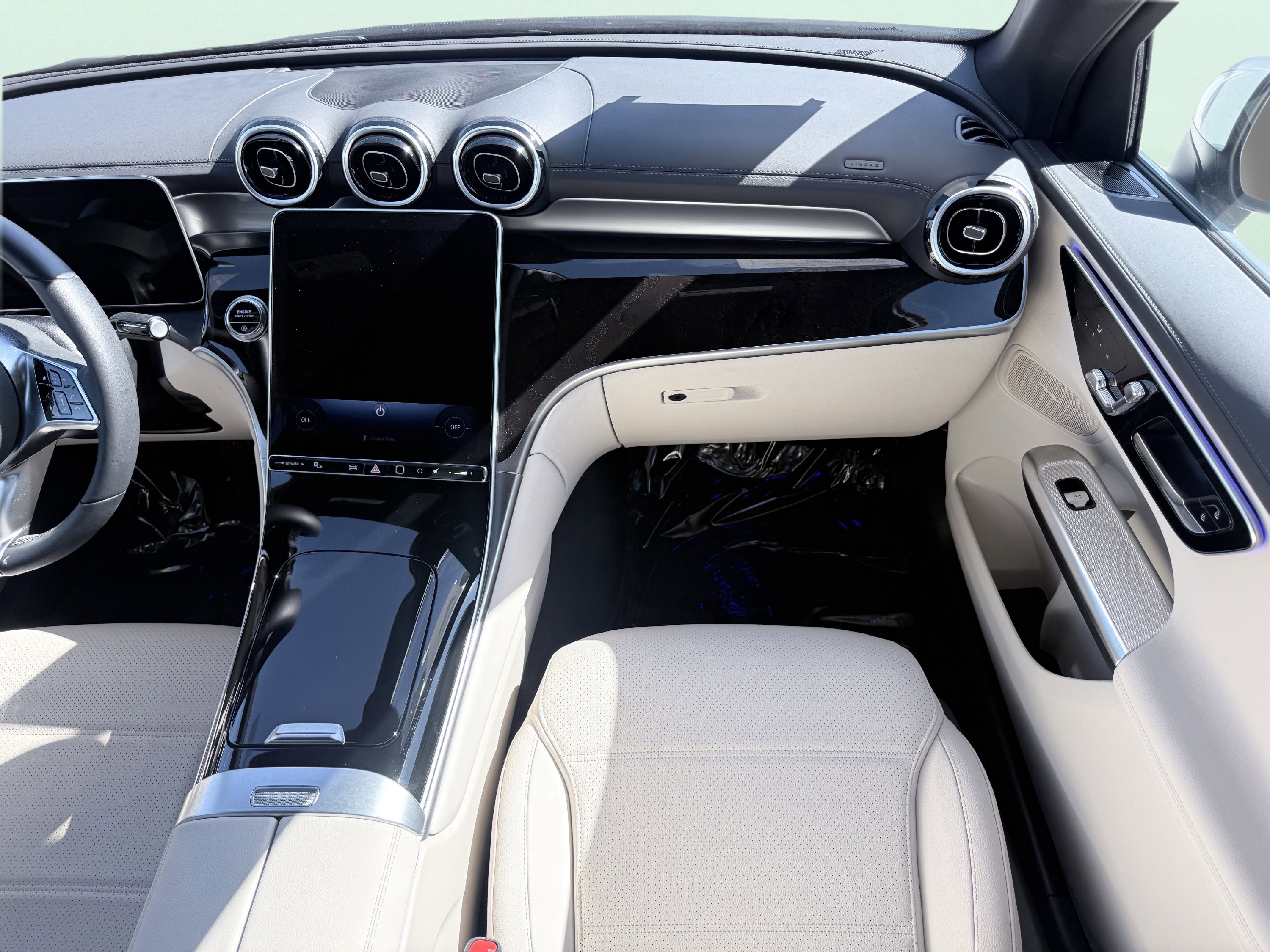 Used 2025 Mercedes-Benz GLC 300 4MATIC image 53