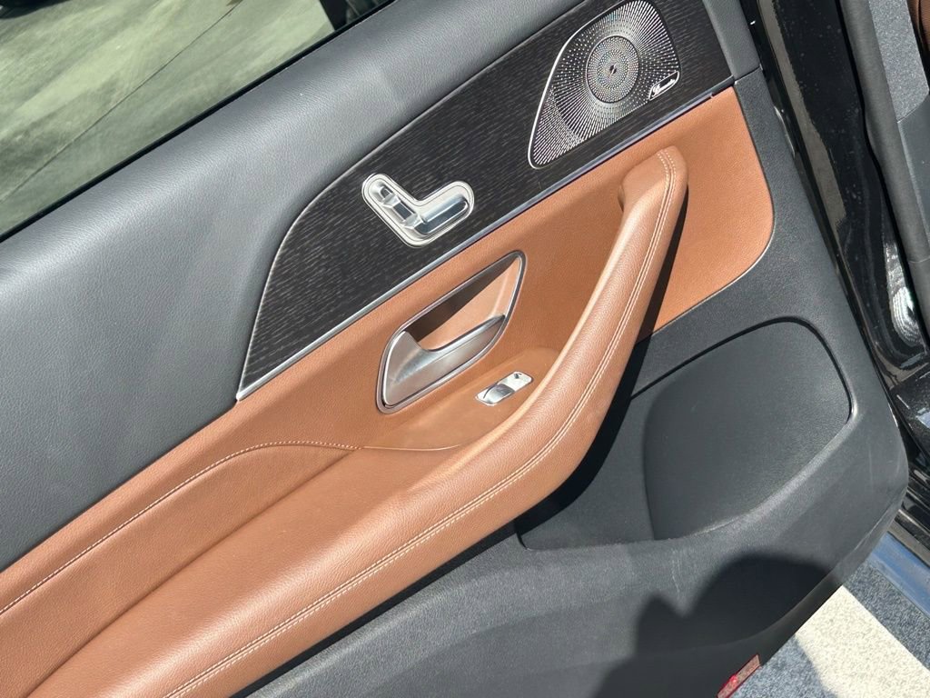 Used 2024 Mercedes-Benz GLS 450 4MATIC w/ AMG Line Exterior image 40