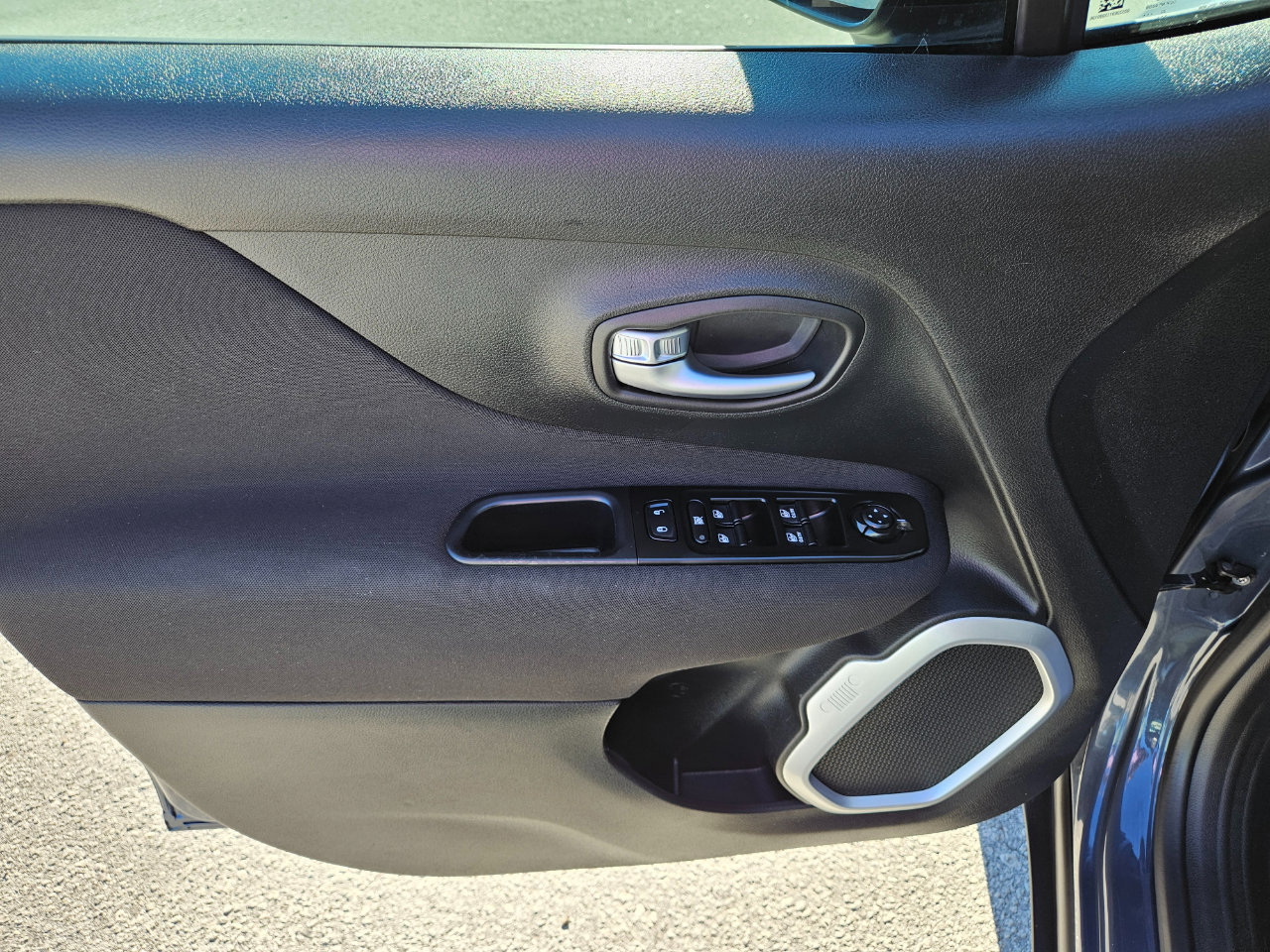 Used 2021 Jeep Renegade Sport w/ Sport Appearance Group image 11