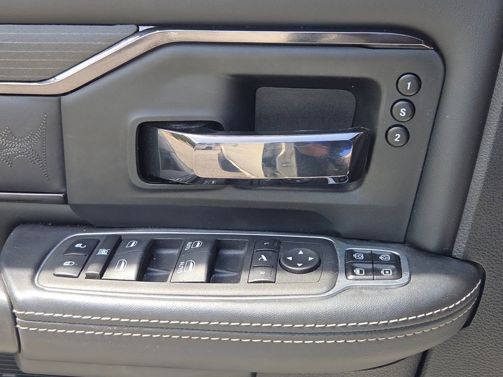 Used 2024 RAM 3500 Limited AWD/4WD image 28