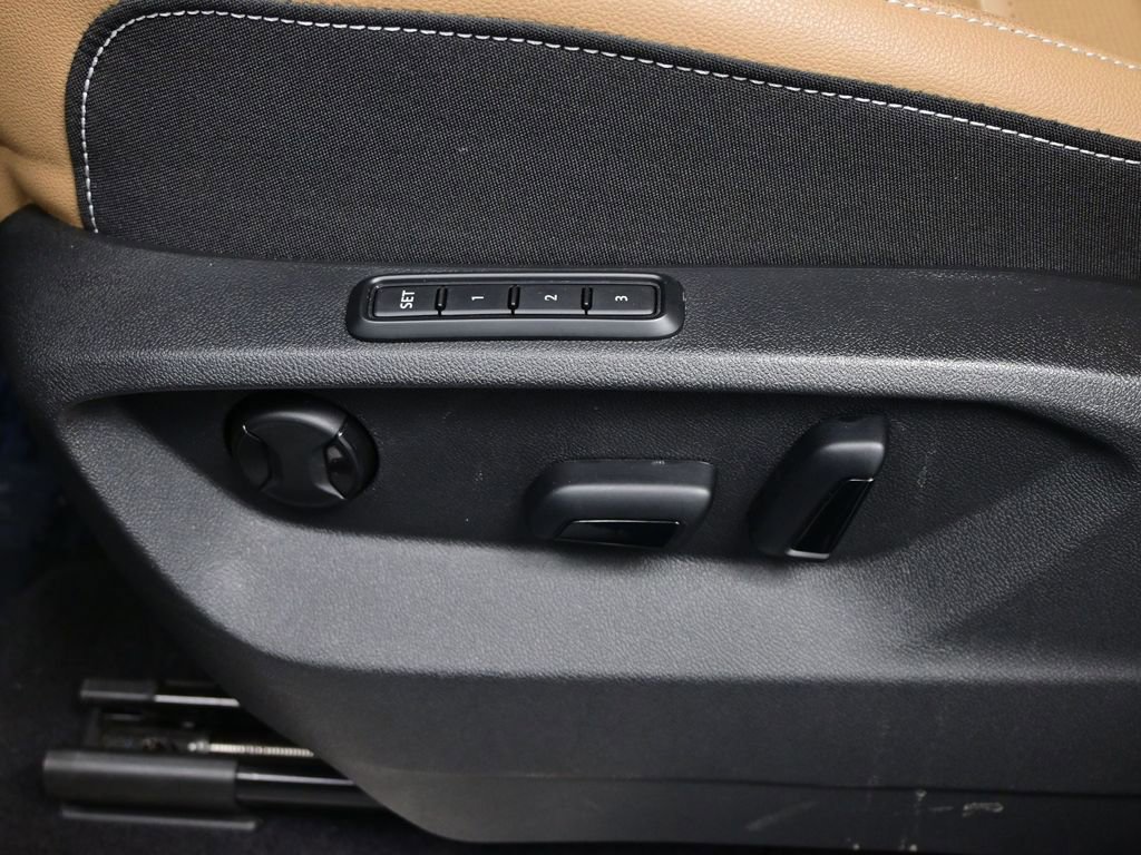 Used 2024 Volkswagen Atlas Cross Sport SEL R-Line image 15