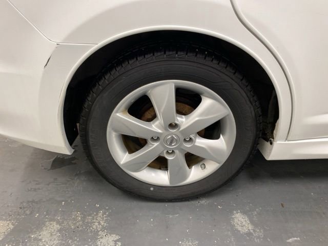 Used 2012 Nissan Versa SL image 25