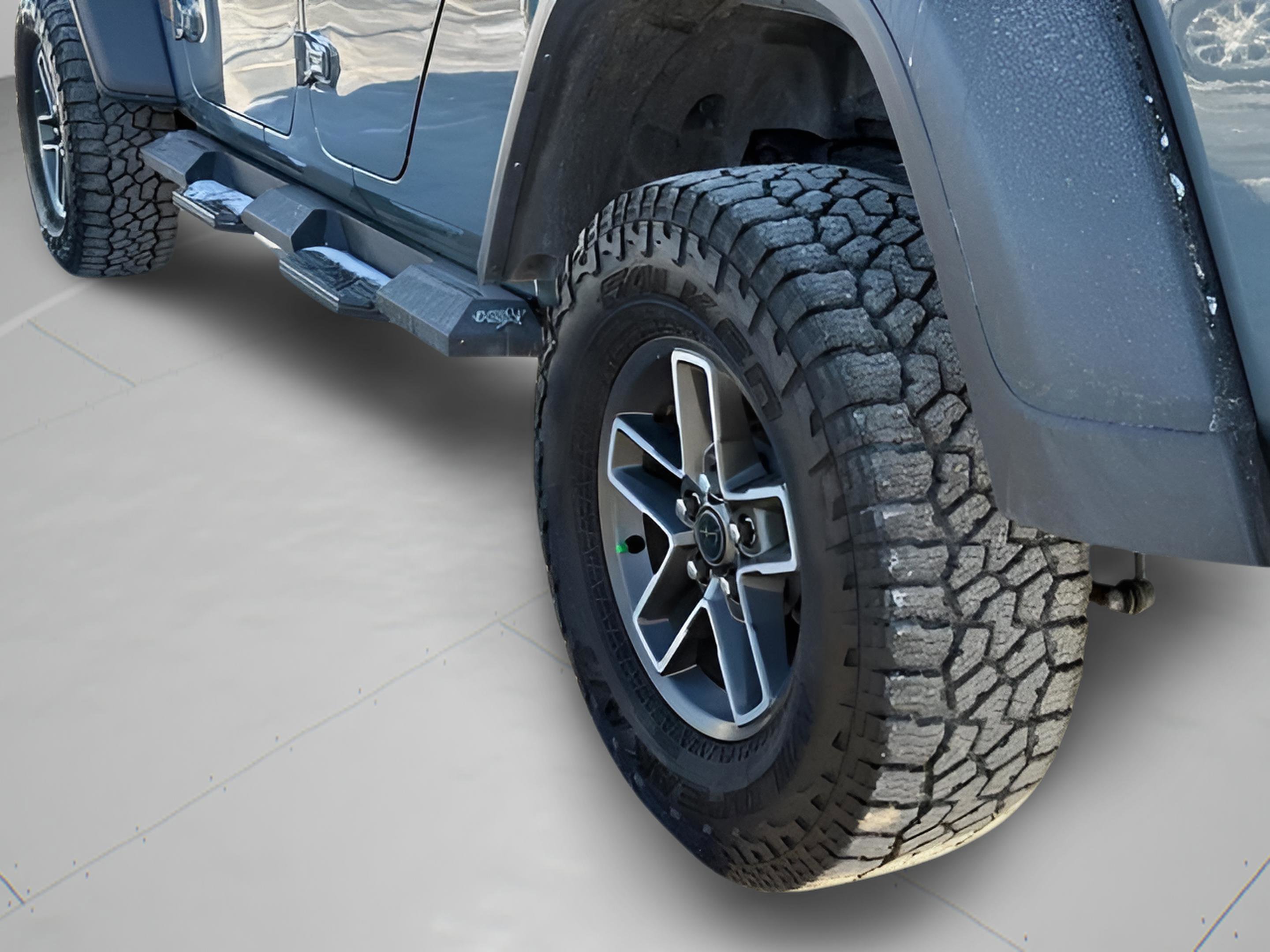 Certified 2024 Jeep Gladiator Mojave AWD/4WD image 29