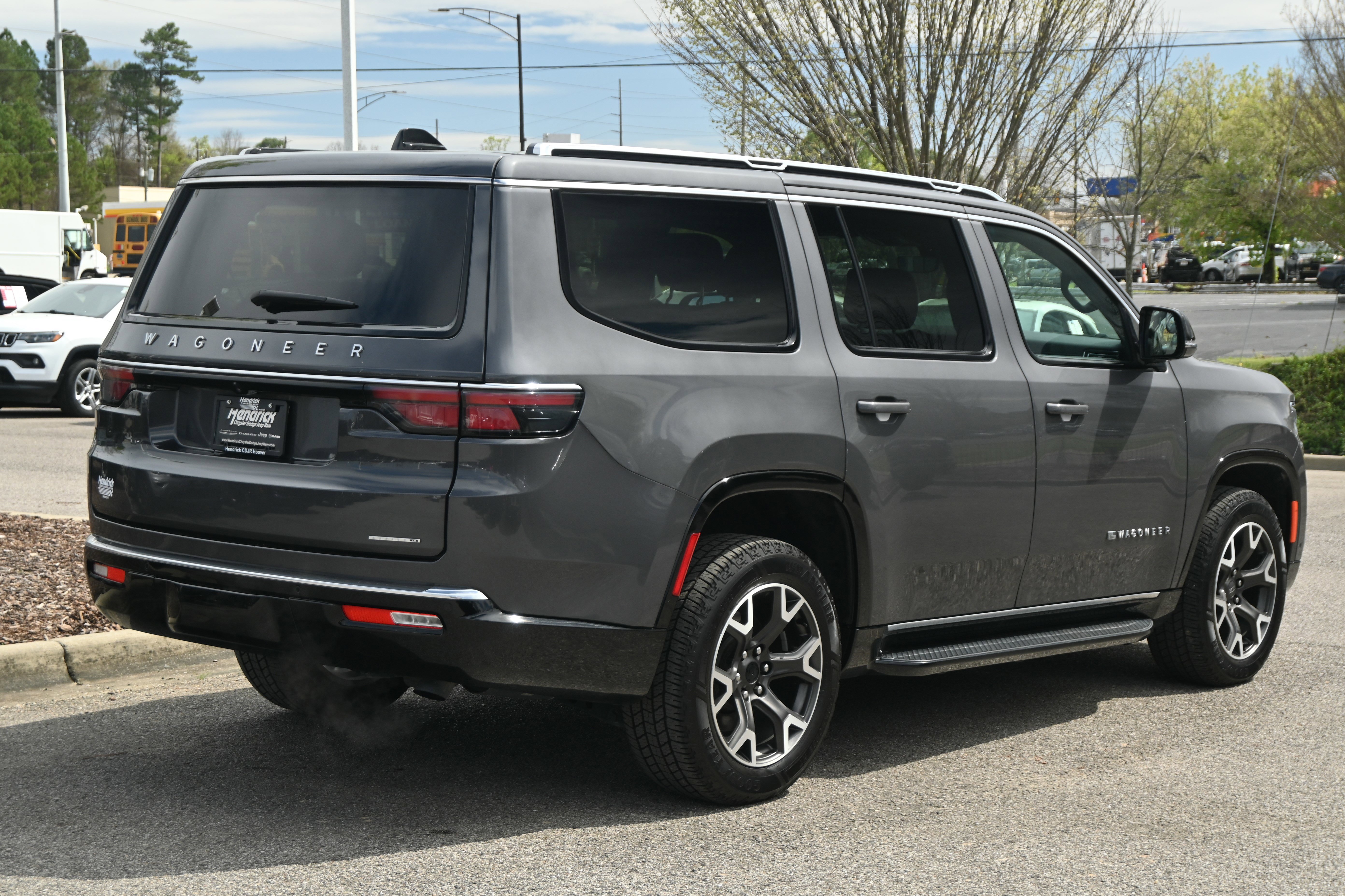 Used 2024 Jeep Wagoneer Series III image 17