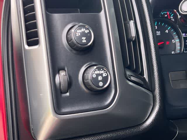 Used 2018 Chevrolet Silverado 1500 LT w/ Texas Edition AWD/4WD image 28