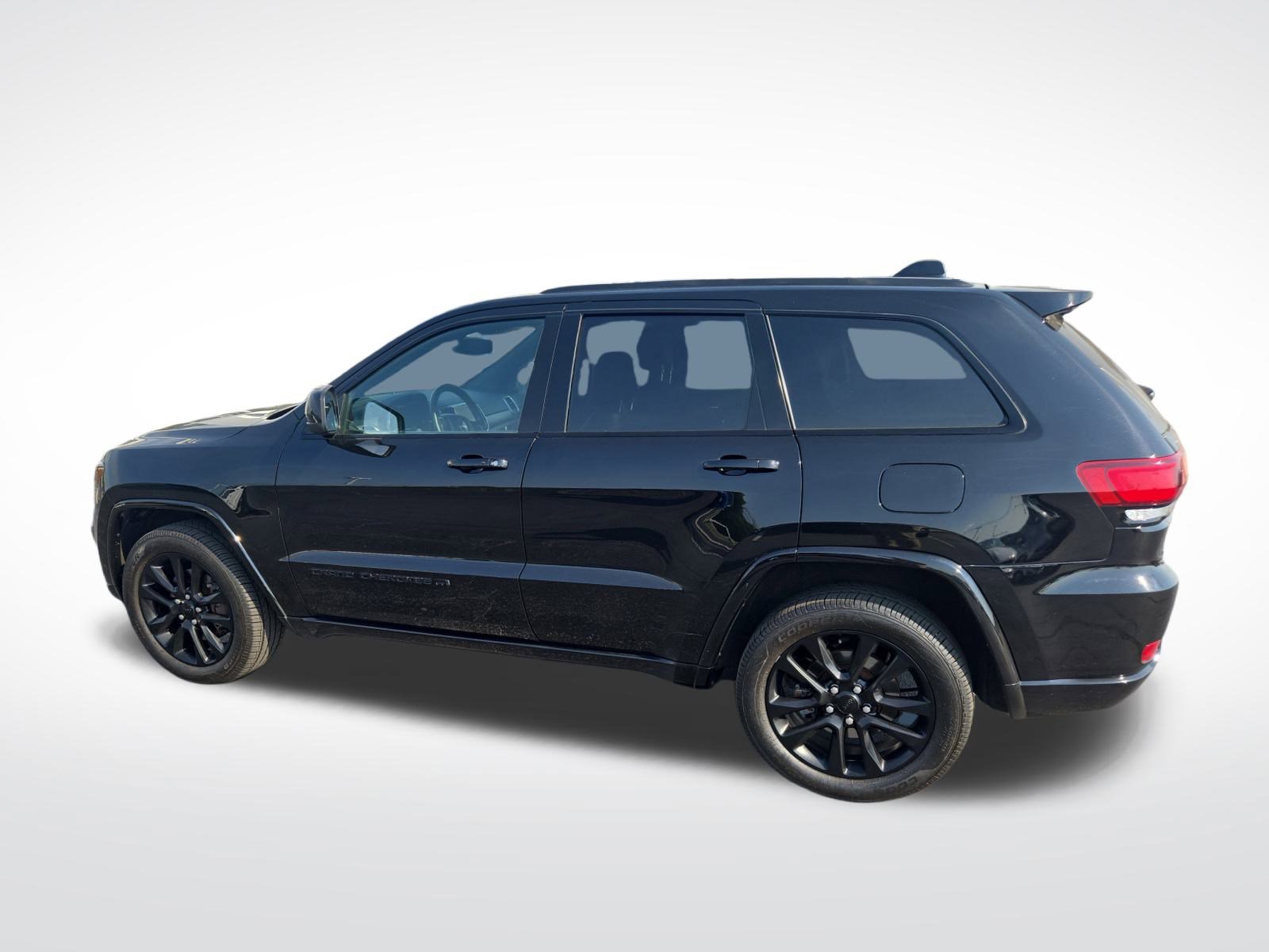 Used 2022 Jeep Grand Cherokee Laredo X image 9