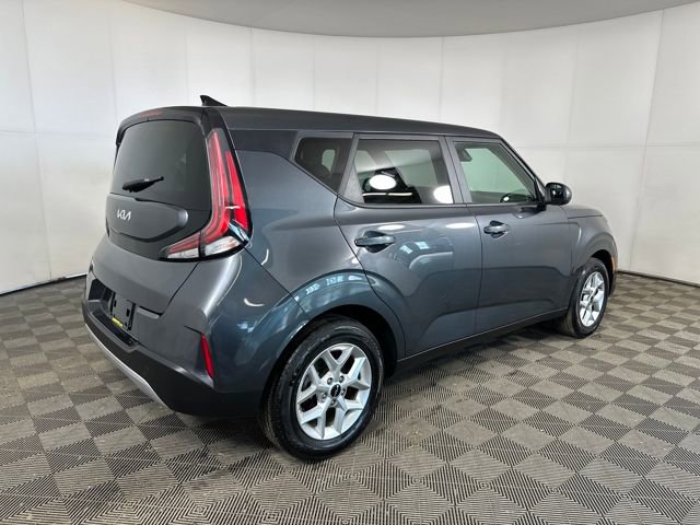 Used 2023 Kia Soul LX w/ LX Technology Package image 3
