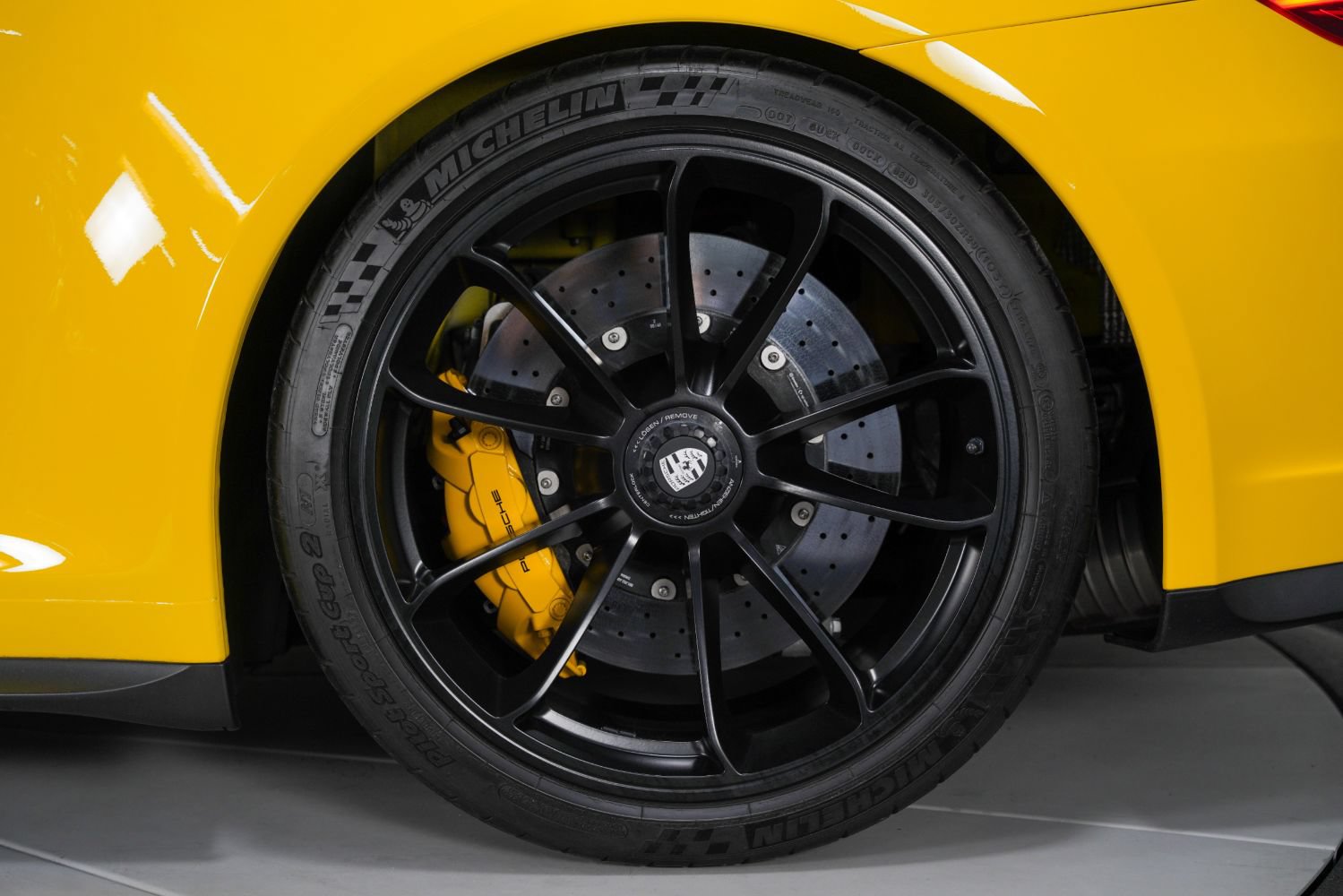 Used 2019 Porsche 911 Speedster RWD image 21