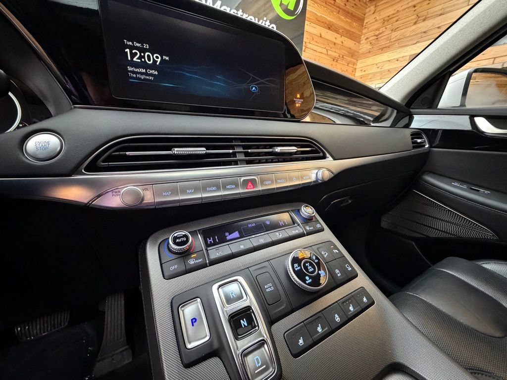Used 2022 Hyundai Palisade Limited w/ Winter Package image 18