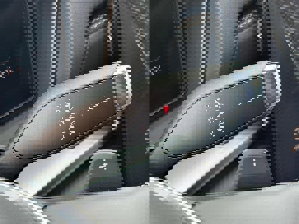 Used 2025 GMC Terrain Elevation image 13