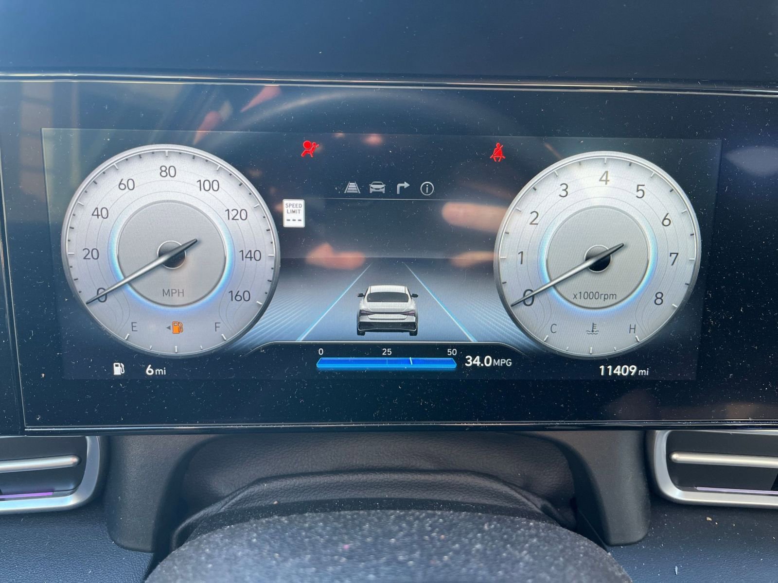 Used 2025 Hyundai Elantra SEL image 36