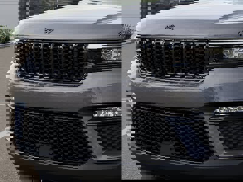 New 2025 Jeep Grand Cherokee Limited w/ Black Appearance Package image 11