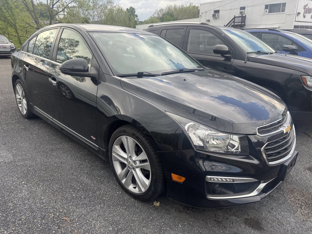 Used 2016 Chevrolet Cruze LTZ w/ Sun, Sound and Sport Package FWD image 2