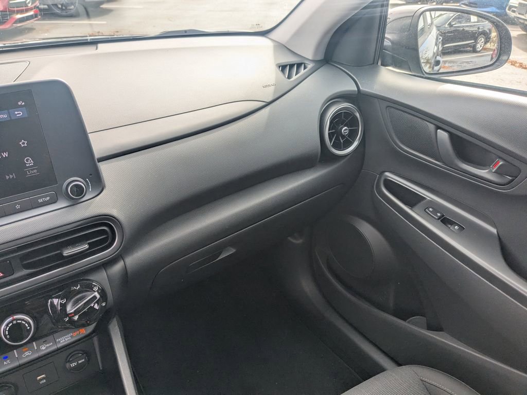 Used 2023 Hyundai Kona SEL w/ Cargo Package image 4